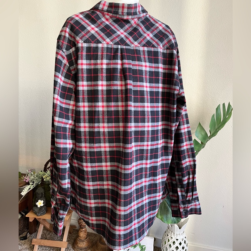 In-N-Out flannel - Picture 3 of 9